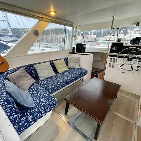 Turtle Boat With Free Parking